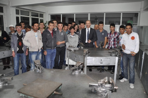 İş Kur'un kurslarında hem iş öğreniyor hem de meslek sahibi oluyorlar