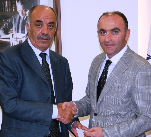 İşadamı Yücelik'ten Erzurumspor'a 100 bin liralık destek