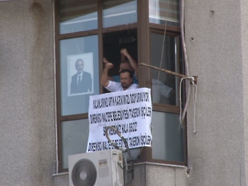İşçiler, CHP Maltepe İlçe Teşkilatını işgal etti