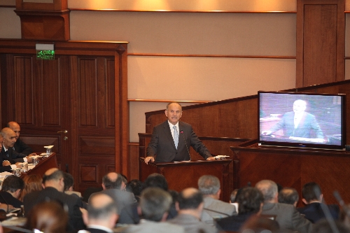 İstanbul Büyükşehir Belediyesi'nin 2013 bütçesi 8 milyar lira