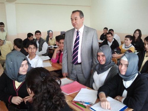 İZEGDER Başkanı Dönmez: Öğretmenlik peygamberlik mesleğidir