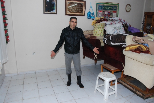İzmir'de sağanak yağış sonrası ev ve işyerleri su altında kaldı