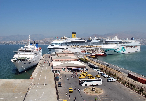 İzmir'e bir günde 15 bin turist geldi