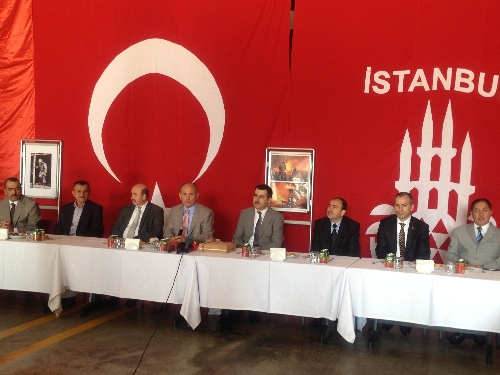 Kadir Topbaş, itfaiyecilerle bayramlaştı