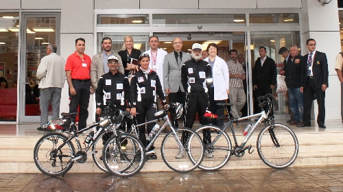 Kansere dikkat çekmek için İstanbul'dan Artvin'e pedal çevirerek gidiyorlar