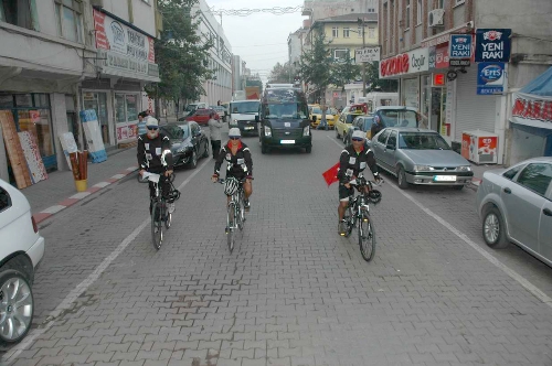 Kansere dikkat çekmek isteyen bisitletçiler Karasu'ya ulaştı