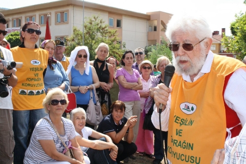 Karaca'dan dökülen çöplere tepki