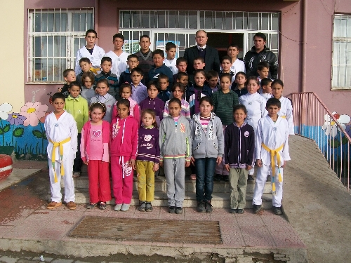 Karatlı Şehit Şahin Yılmaz İlkokulu'nda tekvando kuşak heyacanı yaşandı