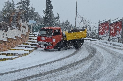 Karlı yollar bust pisti gibi