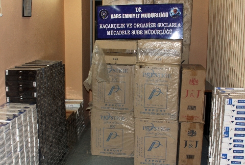 Kars'ta 16 bin 380 paket kaçak sigara ele geçirildi