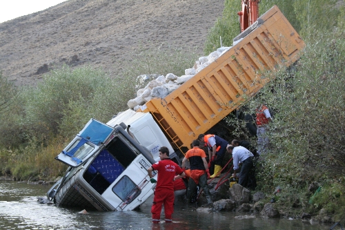 Katliam gibi kaza: 10 ölü, 4 yaralı (FOTOĞRAF İÇİN)