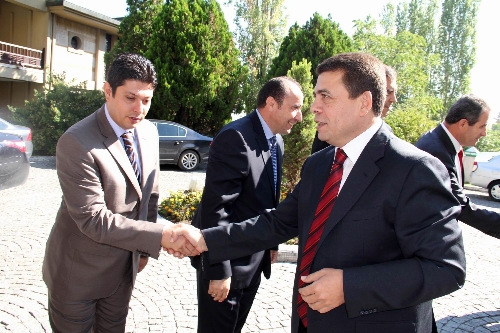 Kavlak: Örgütlenmeye uzanan elleri kırmak için mücadele ediyoruz