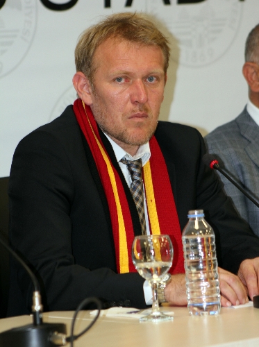 Kayserispor'un yeni hocası Robert Prosinecki, resmen takımın başında