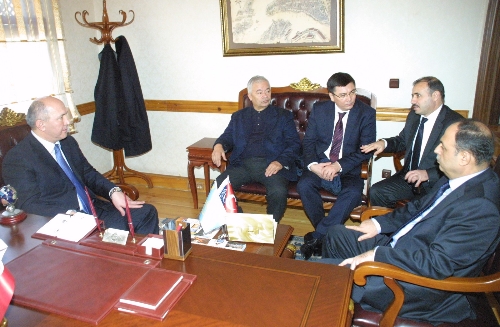 Kazak heyeti, Türk Dünyası Belediyeler Birliği'ni ziyaret etti
