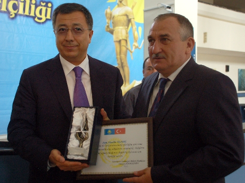 Kazakistan Büyükelçisi Tüymebayev: Birlikte kardeşçe çalışalım, kazanalım