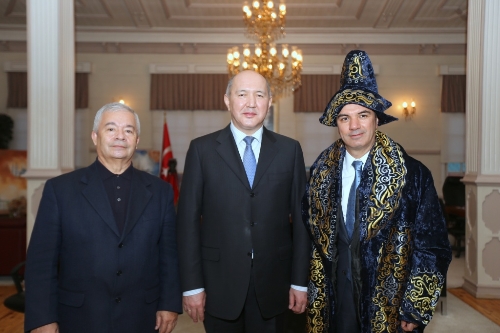 Kazakistan Kızılorda Valisi Bayanoviç'ten Eyüp Sultan'a ziyaret