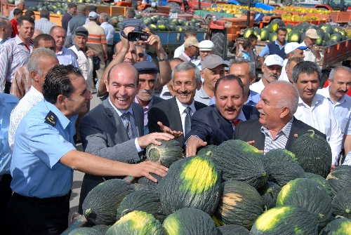 Kazan Kavun Pazarı törenle açıldı