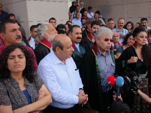 KCK'da sanık avukatları, talepleri reddedilince salonu terk etti