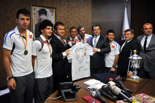 Kılıç: Reklam değeri olmayan spor dallarına sponsorlar destek vermiyor