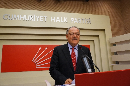 Koç: Putin'in Türkiye ziyaretini iptal etmesi, ciddi diplomatik uyarı