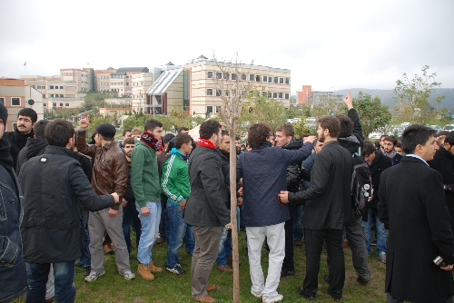 Kocaeli Üniversitesi'nde stant gerginliği