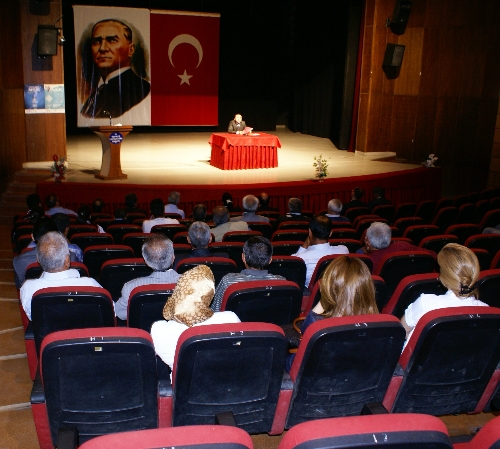 Köle: Ahilik, ahlak temellerine oturmuş bir esnaf teşkilatıdır
