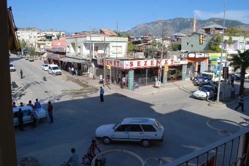 Kozan'da silahlı çatışma: 2 yaralı