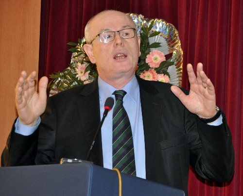 Kurt: Anayasa referandumunda birbirimizi yemek yerine tavır koyacağız
