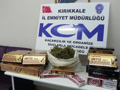 Leydi adlı narkotik köpeği otobüsteki 3 kilo esrarı buldu