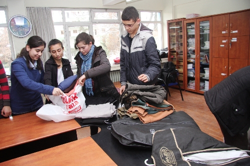 Lise öğrencilerinden örnek davranış