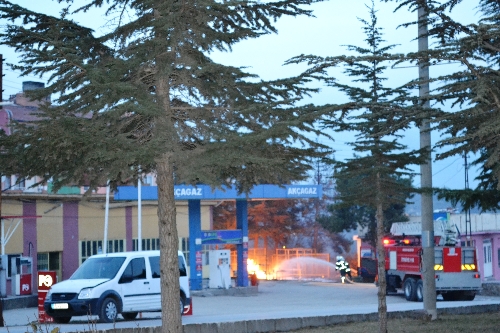 LPG istasyonundaki patlamada 2 kişi yaralandı