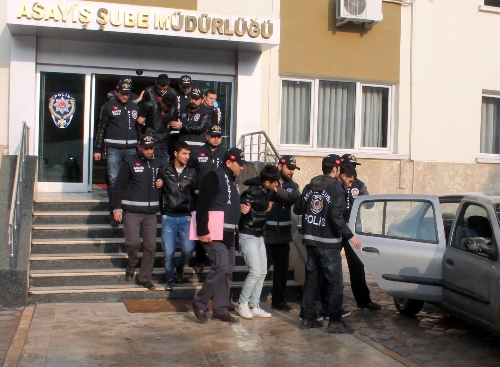 Malatya'da vatandaşları telefonla dolandıran 5 kişi yakalandı