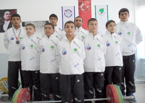 Mamaklı şampiyon halterciler Yıldızlar Türkiye Şampiyonası'na hazırlanıyor