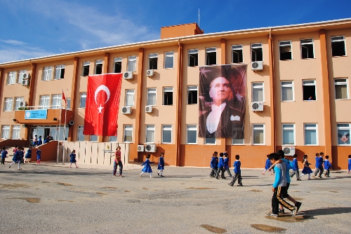 Manavgat, derslik yapımında Antalya birincisi