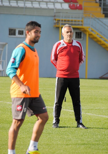 Manavgat Evrensekispor, Çapanoğlu ile yolları ayırdı