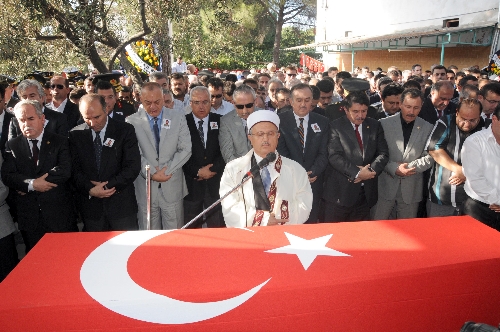 Manisa şehidini göz yaşlarıyla uğurladı