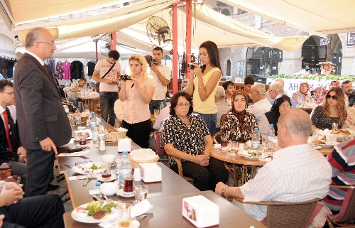 Manisa'da gaziler ve aileleri kahvaltıda buluşturuldu