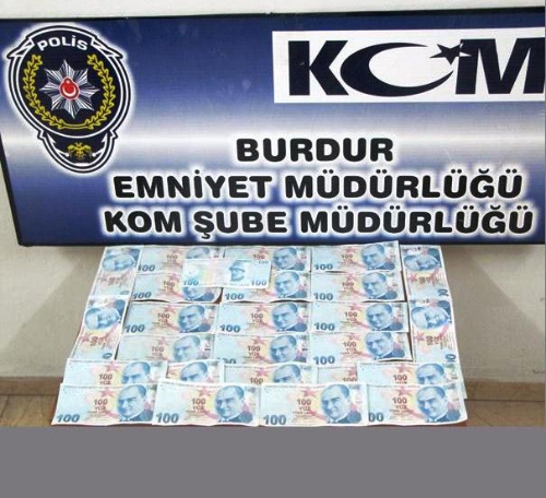 Market ve büfelere sahte para veren 2 kişi gözaltına alındı