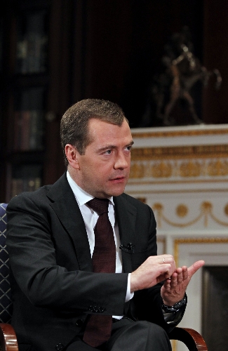 Medvedev: Batılılar muhalefeti silahlandırdıkça, Suriye'de barış olmayacak