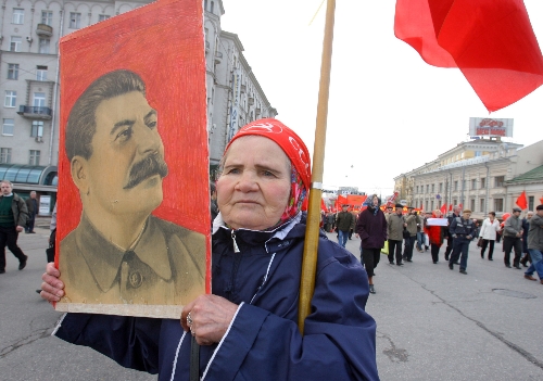Medvedev'den sert Stalin eleştirisi: Ölü tiranları sevmek kolay