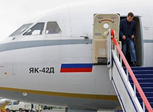 Medvedev'in uçağı kötü hava koşulları nedeni ile Moskova'ya inemedi
