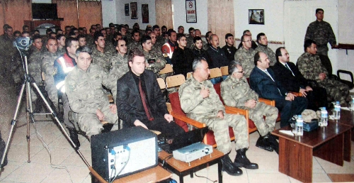 Mehmetçiklere 'kadına yönelik şiddet' anlatıldı