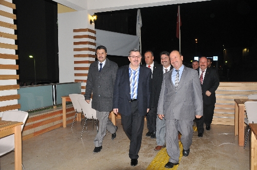 Memur-Sen Genel Başkanı Gündoğdu, Erol Kavuncu'yu ziyaret etti