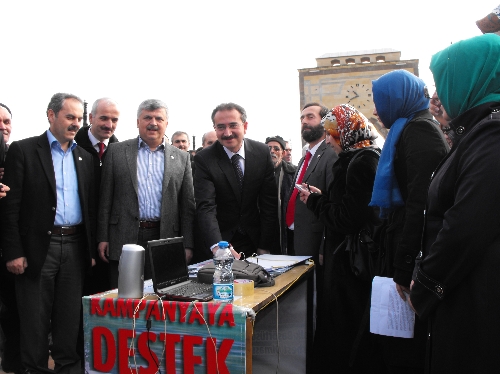 Memur-Sen'in kıyafet serbestliği imza kampanyasına Başkan Dündar'dan destek