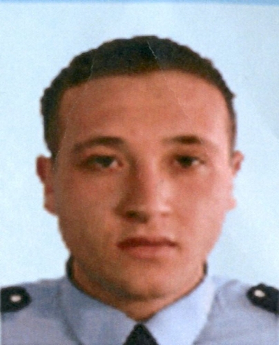 Merdivenlerden kayıp düşen polis memuru hayatını kaybetti