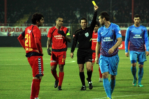 Mersin İdmanyurdu: 0 - Trabzonspor: 1 (İlk yarı)