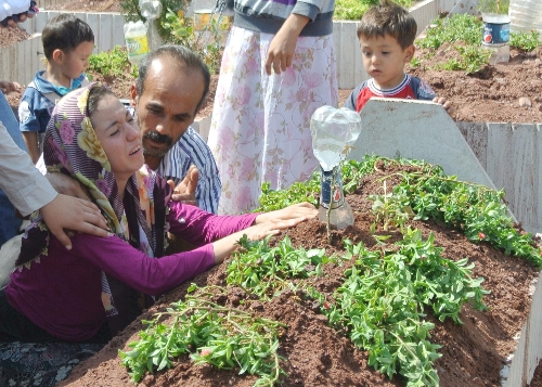 Metan gazından zehirlenerek ölen işçi toprağa verildi