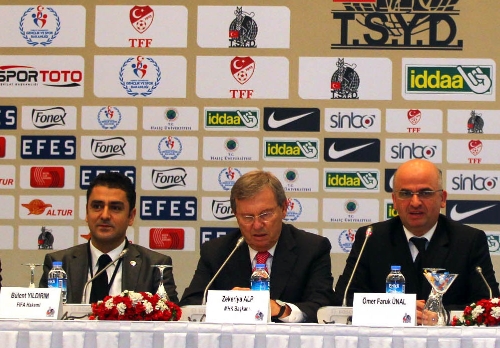 MHK Başkanı Zekeriya Alp, oyuncuları duyarlı olmaya çağırdı