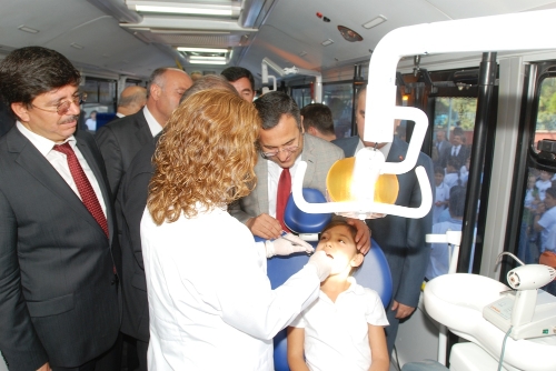 Mobil sağlık aracıyla köylerdeki 15 bin öğrencinin diş taraması yapılacak