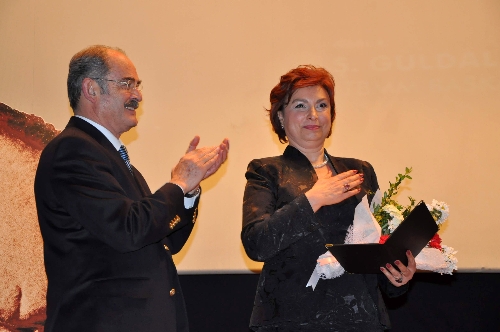 Mumcu: Cumhuriyet'in kuruluş harcında herkesin eşit olması ilkesi vardır